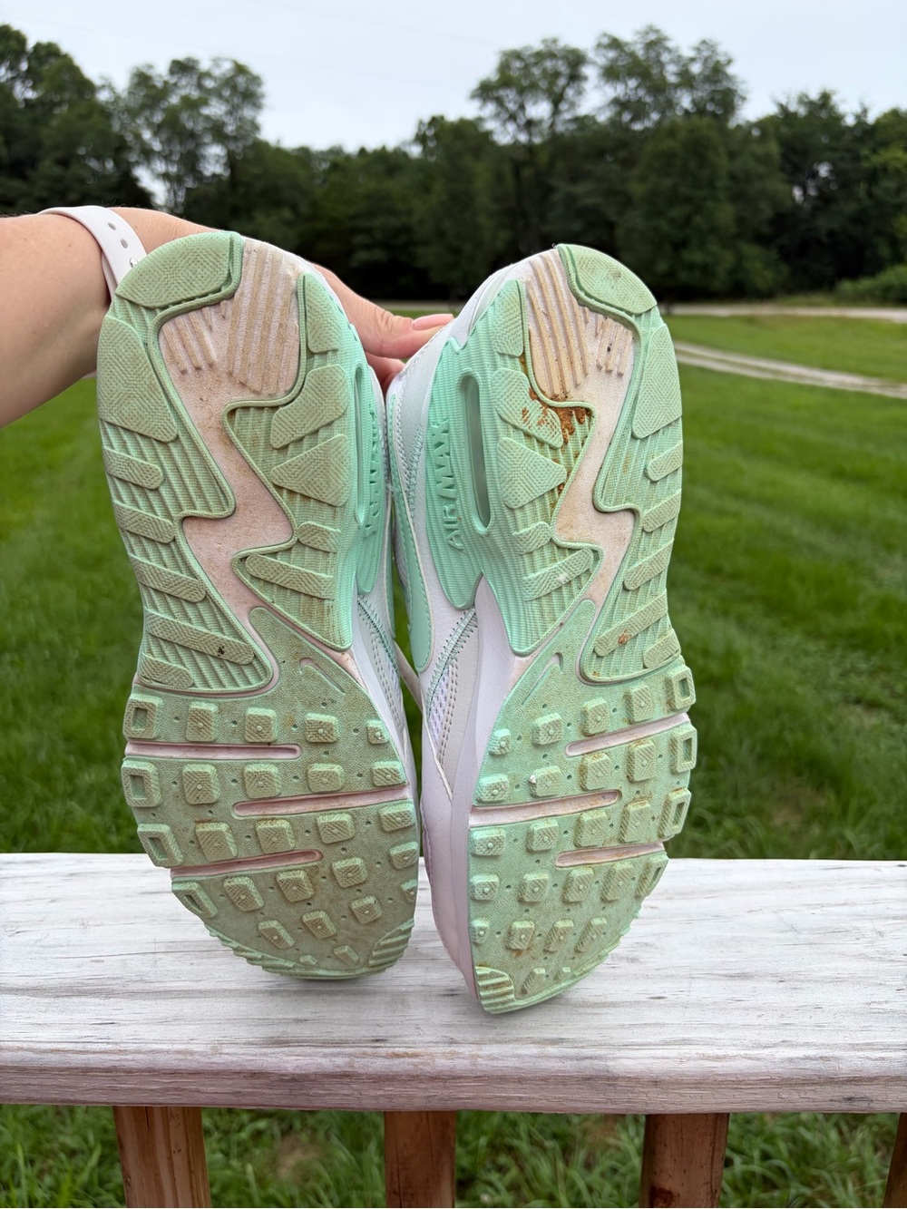 Nike Women’s Air Max Excee White Sneakers with Mint Accents size 9 FZ3769-100 - Picture 15 of 15